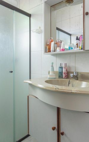 Casa à venda com 90m², 3 quartos e 2 vagasBanheiro da Suíte