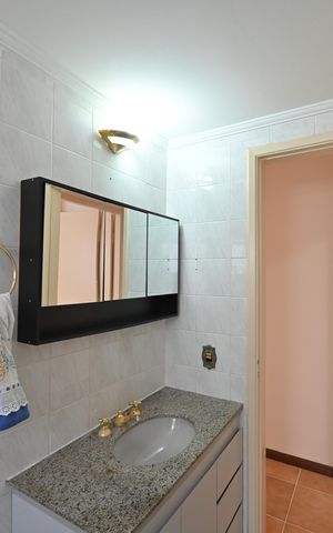 Apartamento à venda com 55m², 2 quartos e 1 vagaBanheiro Social