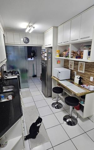 Apartamento à venda com 140m², 4 quartos e 3 vagas Apartamento à venda com 140m², 4 quartos e 3 vagasCozinha