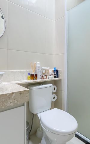 Apartamento à venda com 46m², 2 quartos e 1 vaga Apartamento à venda com 46m², 2 quartos e 1 vagaBanheiro
