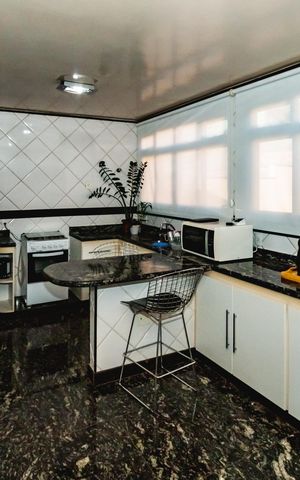 Casa à venda com 360m², 7 quartos e 4 vagasCozinha