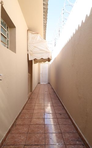 Casa para alugar com 200m², 3 quartos e 3 vagasCorredor