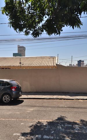 Casa para alugar com 200m², 3 quartos e 3 vagasFachada