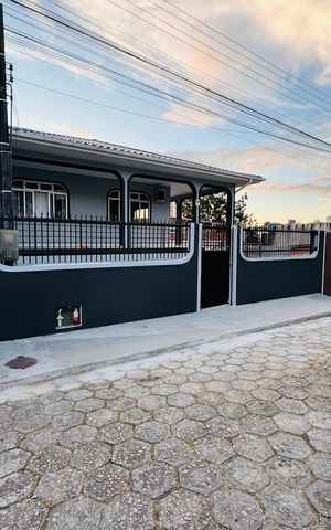Casa para alugar com 500m², 3 quartos e 8 vagas Casa para alugar com 500m², 3 quartos e 8 vagasFachada
