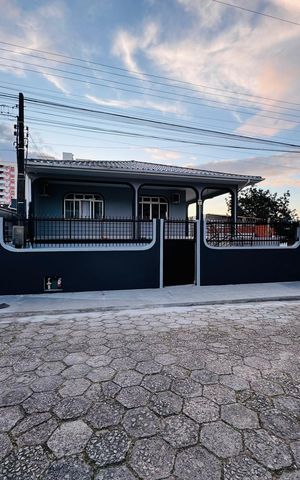 Casa para alugar com 500m², 3 quartos e 8 vagas Casa para alugar com 500m², 3 quartos e 8 vagasFachada