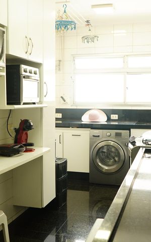 Apartamento à venda com 93m², 4 quartos e 2 vagasCozinha e Área de Serviço