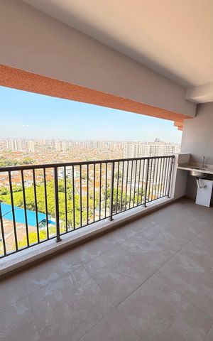 Apartamento à venda com 83m², 2 quartos e 1 vaga Apartamento à venda com 83m², 2 quartos e 1 vagaVaranda