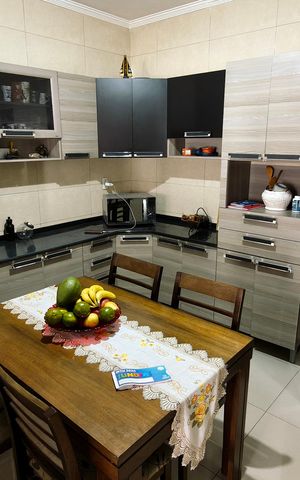 Casa à venda com 265m², 3 quartos e 3 vagas Casa à venda com 265m², 3 quartos e 3 vagasCozinha