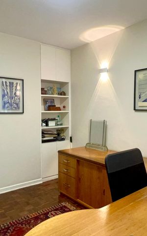 Apartamento à venda com 192m², 3 quartos e 1 vaga Apartamento à venda com 192m², 3 quartos e 1 vagaEscritório