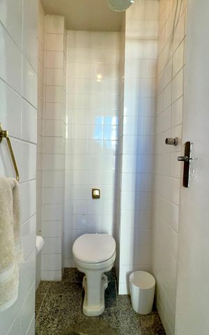 Apartamento à venda com 192m², 3 quartos e 1 vaga Apartamento à venda com 192m², 3 quartos e 1 vagaBanheiro de serviço