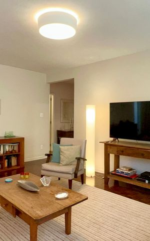 Apartamento à venda com 192m², 3 quartos e 1 vaga Apartamento à venda com 192m², 3 quartos e 1 vagaSala