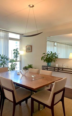 Apartamento à venda com 192m², 3 quartos e 1 vaga Apartamento à venda com 192m², 3 quartos e 1 vagaSala