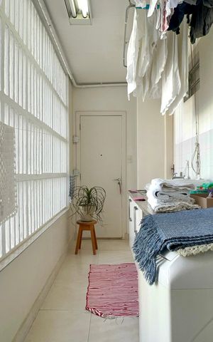 Apartamento à venda com 192m², 3 quartos e 1 vaga Apartamento à venda com 192m², 3 quartos e 1 vagaÁrea de Serviço