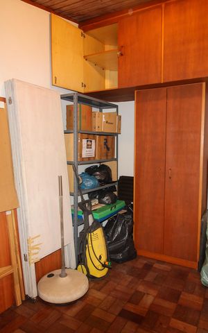Casa à venda com 697m², 4 quartos e 4 vagas Casa à venda com 697m², 4 quartos e 4 vagasÁrea comum