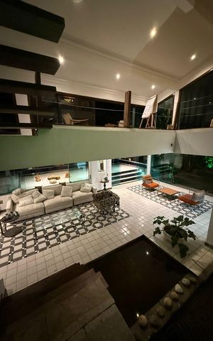 Casa à venda com 1000m², 5 quartos e 2 vagas Casa à venda com 1000m², 5 quartos e 2 vagasSala