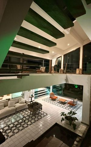 Casa à venda com 1000m², 5 quartos e 2 vagas Casa à venda com 1000m², 5 quartos e 2 vagasSala