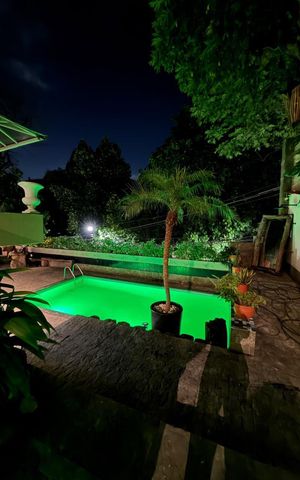 Casa à venda com 1000m², 5 quartos e 2 vagas Casa à venda com 1000m², 5 quartos e 2 vagasÁrea externa