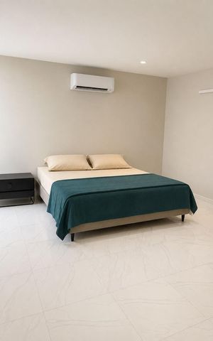 Casa à venda com 1000m², 5 quartos e 2 vagas Casa à venda com 1000m², 5 quartos e 2 vagasQuarto