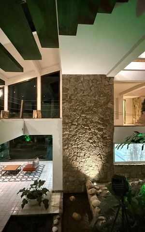 Casa à venda com 1000m², 5 quartos e 2 vagas Casa à venda com 1000m², 5 quartos e 2 vagasSala