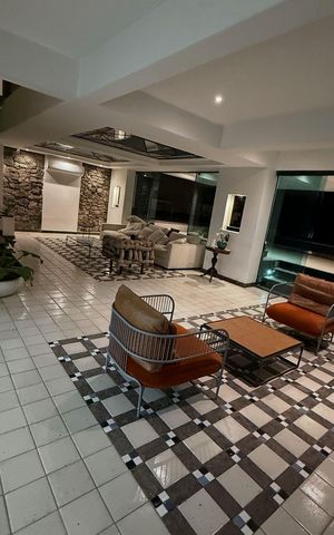 Casa à venda com 1000m², 5 quartos e 2 vagas Casa à venda com 1000m², 5 quartos e 2 vagasSala