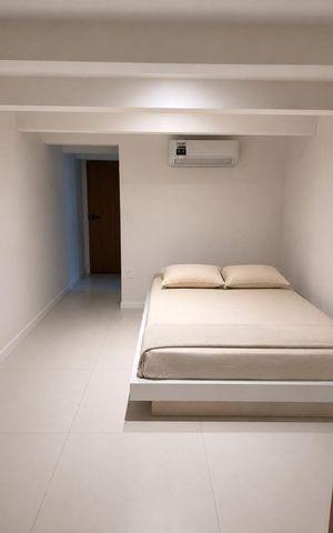 Casa à venda com 1000m², 5 quartos e 2 vagas Casa à venda com 1000m², 5 quartos e 2 vagasQuarto