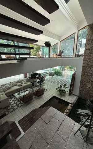 Casa à venda com 1000m², 5 quartos e 2 vagas Casa à venda com 1000m², 5 quartos e 2 vagasSala