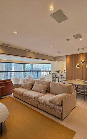 Apartamento à venda com 227m², 3 quartos e 4 vagas Apartamento à venda com 227m², 3 quartos e 4 vagasSala