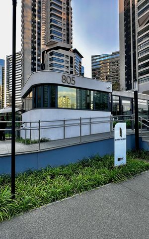 Apartamento à venda com 227m², 3 quartos e 4 vagas Apartamento à venda com 227m², 3 quartos e 4 vagasFachada