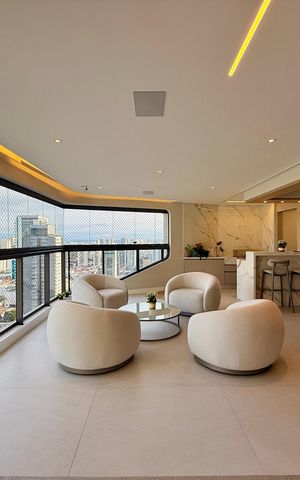 Apartamento à venda com 227m², 3 quartos e 4 vagas Apartamento à venda com 227m², 3 quartos e 4 vagasVaranda Integrada