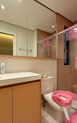 Apartamento à venda com 227m², 3 quartos e 4 vagas Apartamento à venda com 227m², 3 quartos e 4 vagasBanheiro Suíte 2