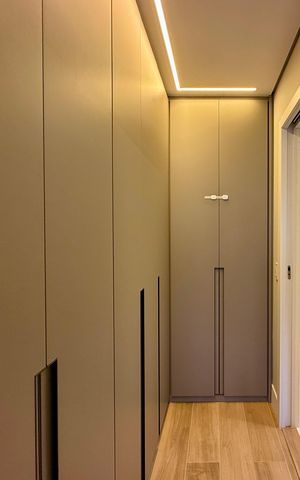 Apartamento à venda com 227m², 3 quartos e 4 vagas Apartamento à venda com 227m², 3 quartos e 4 vagasCloset Suíte 2