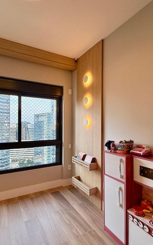 Apartamento à venda com 227m², 3 quartos e 4 vagas Apartamento à venda com 227m², 3 quartos e 4 vagasSuíte 2