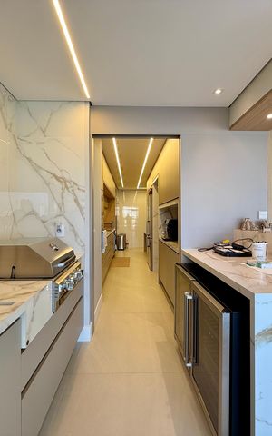 Apartamento à venda com 227m², 3 quartos e 4 vagas Apartamento à venda com 227m², 3 quartos e 4 vagasVaranda Integrada