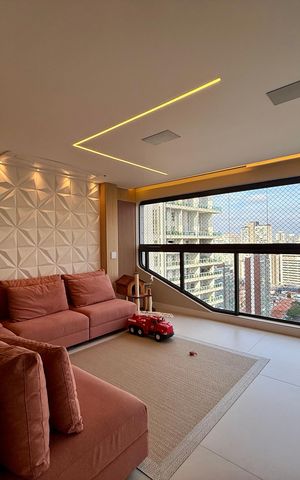 Apartamento à venda com 227m², 3 quartos e 4 vagas Apartamento à venda com 227m², 3 quartos e 4 vagasVaranda Integrada