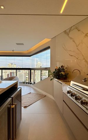 Apartamento à venda com 227m², 3 quartos e 4 vagas Apartamento à venda com 227m², 3 quartos e 4 vagasVaranda Integrada