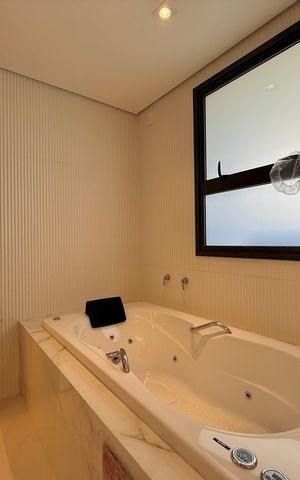 Apartamento à venda com 227m², 3 quartos e 4 vagas