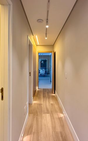 Apartamento à venda com 227m², 3 quartos e 4 vagas Apartamento à venda com 227m², 3 quartos e 4 vagasCorredor Quartos