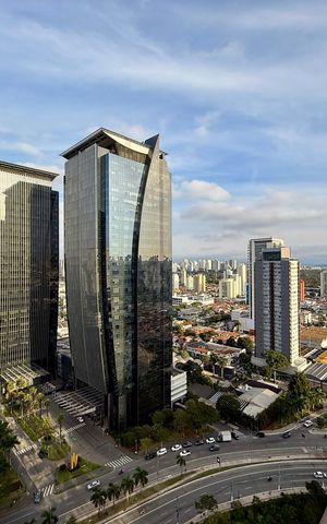 Apartamento à venda com 227m², 3 quartos e 4 vagas Apartamento à venda com 227m², 3 quartos e 4 vagasVista
