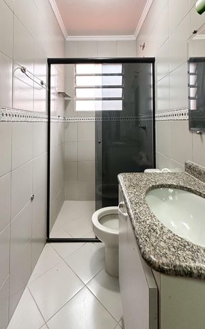 Casa de condomínio para alugar com 77m², 3 quartos e 2 vagas Casa de condomínio para alugar com 77m², 3 quartos e 2 vagasBanheiro Social