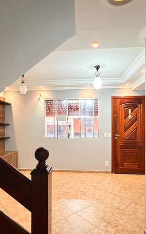 Casa de condomínio para alugar com 77m², 3 quartos e 2 vagas Casa de condomínio para alugar com 77m², 3 quartos e 2 vagasSala