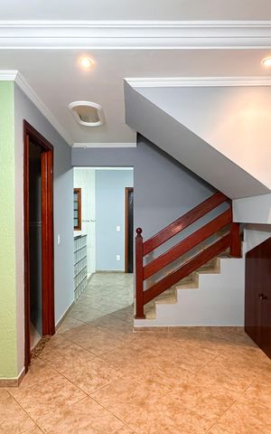 Casa de condomínio para alugar com 77m², 3 quartos e 2 vagas Casa de condomínio para alugar com 77m², 3 quartos e 2 vagasSala