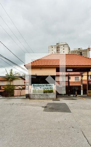 Casa de condomínio para alugar com 77m², 3 quartos e 2 vagas Casa de condomínio para alugar com 77m², 3 quartos e 2 vagasFachada