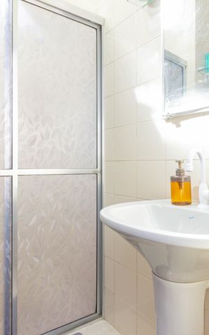 Casa à venda com 71m², 2 quartos e 1 vaga Casa à venda com 71m², 2 quartos e 1 vagaBanheiro