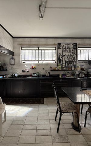 Casa para alugar com 420m², 5 quartos e 2 vagas