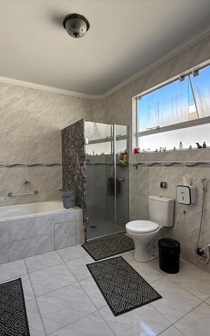 Casa para alugar com 420m², 5 quartos e 2 vagas