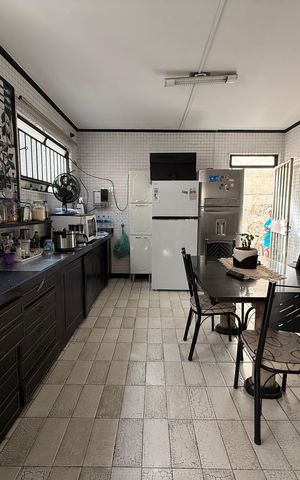 Casa para alugar com 420m², 5 quartos e 2 vagas