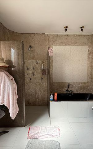 Casa para alugar com 420m², 5 quartos e 2 vagas