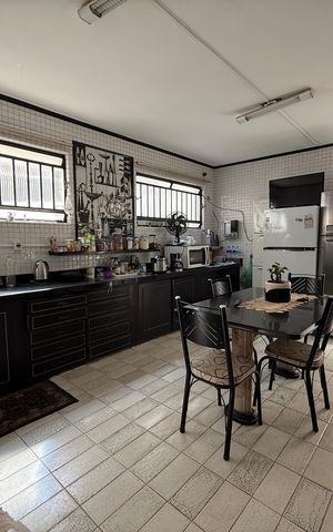 Casa para alugar com 420m², 5 quartos e 2 vagas