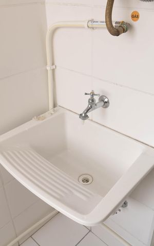 Apartamento à venda com 40m², 2 quartos e sem vaga Apartamento à venda com 40m², 2 quartos e sem vagaCozinha e Área de Serviço