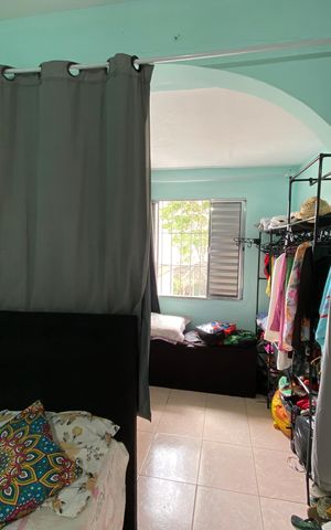 Casa à venda com 35m², 1 quarto e 4 vagas Casa à venda com 35m², 1 quarto e 4 vagasQuarto